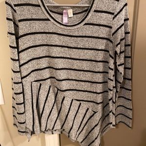 Stripped light weight sweater